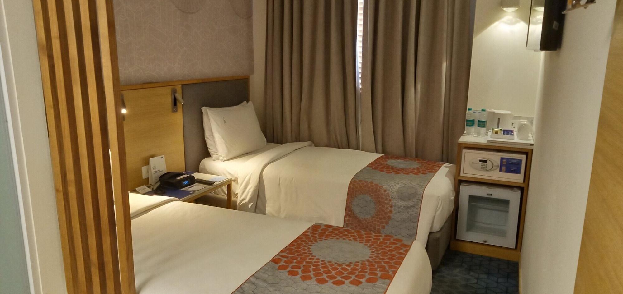 Holiday Inn Express Gurugram Sector 50 By Ihg Gurgaon Exterior foto