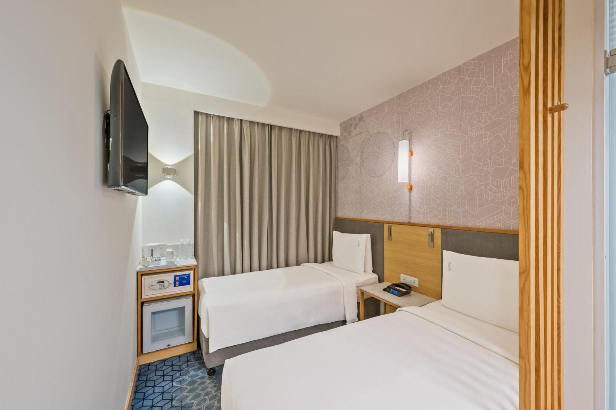 Holiday Inn Express Gurugram Sector 50 By Ihg Gurgaon Exterior foto